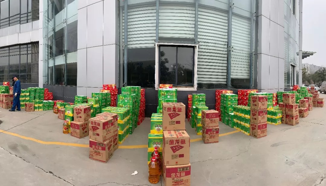 新春送温暖 LEJING.COM(中国)有限公司
为全体员工发放新春物资